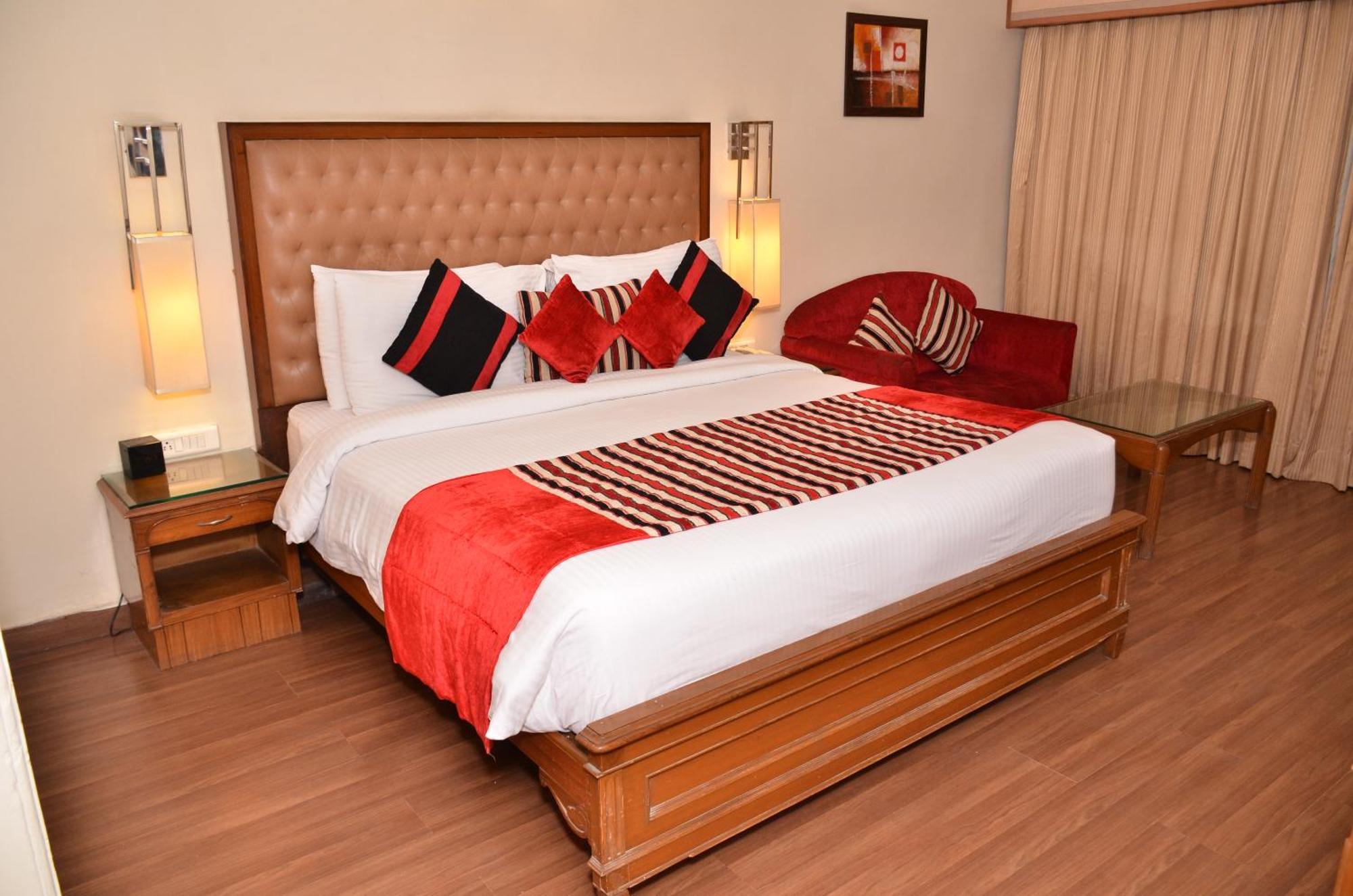 Regenta Place Amritsar By Royal Orchid Hotels Limited Exterior photo